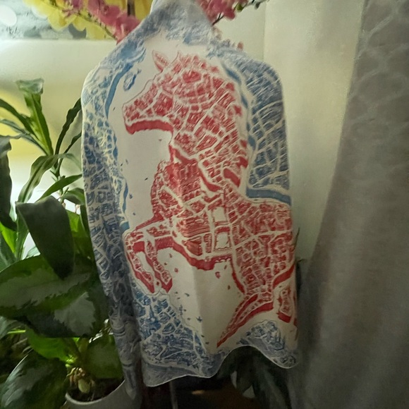 Hermès La Cite’ Cavalie’re Silk Scarf. - Picture 2 of 16